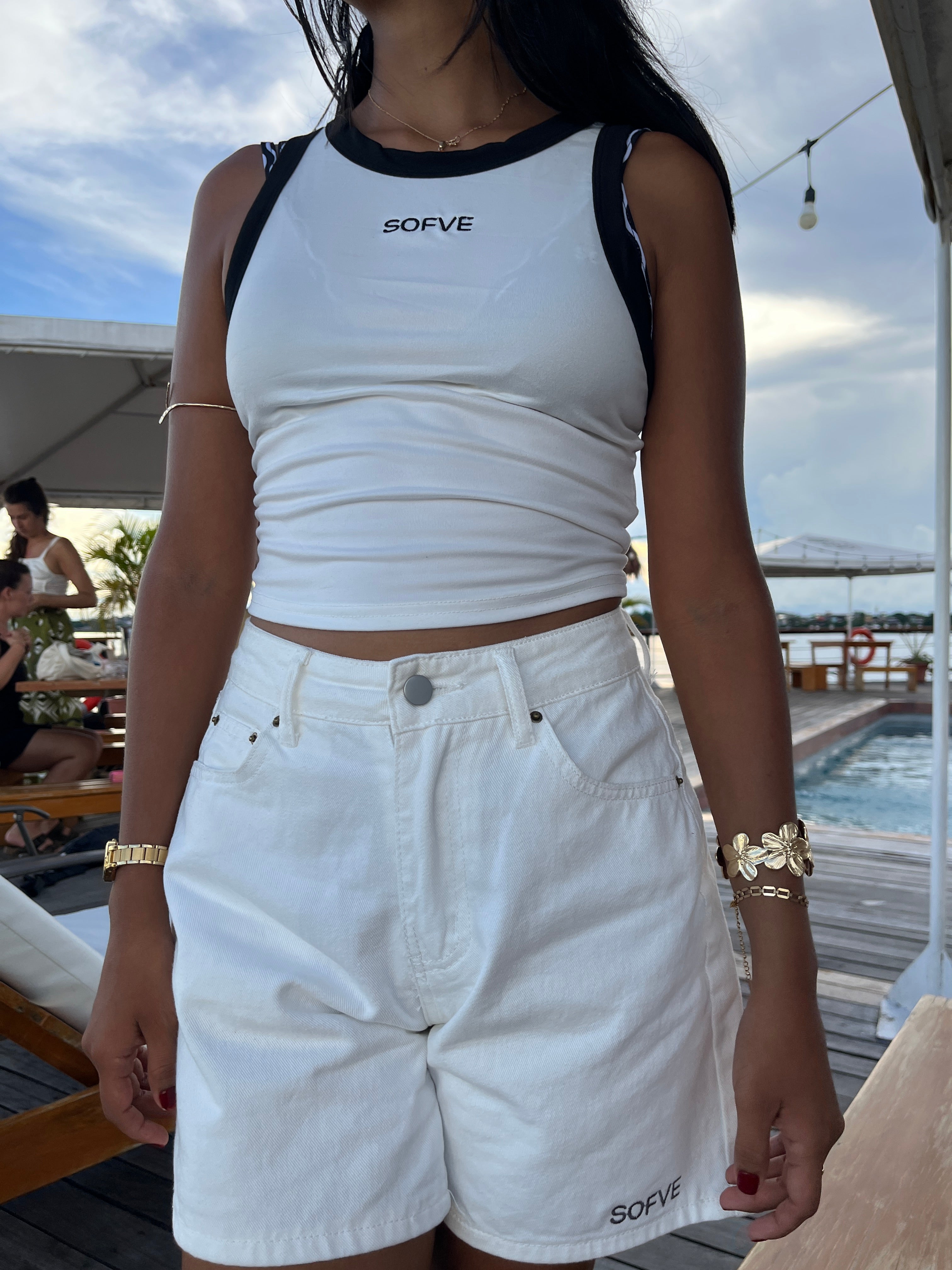 7007 1t-007 SOFVE shorts en mezclilla unicolor de pierna recta