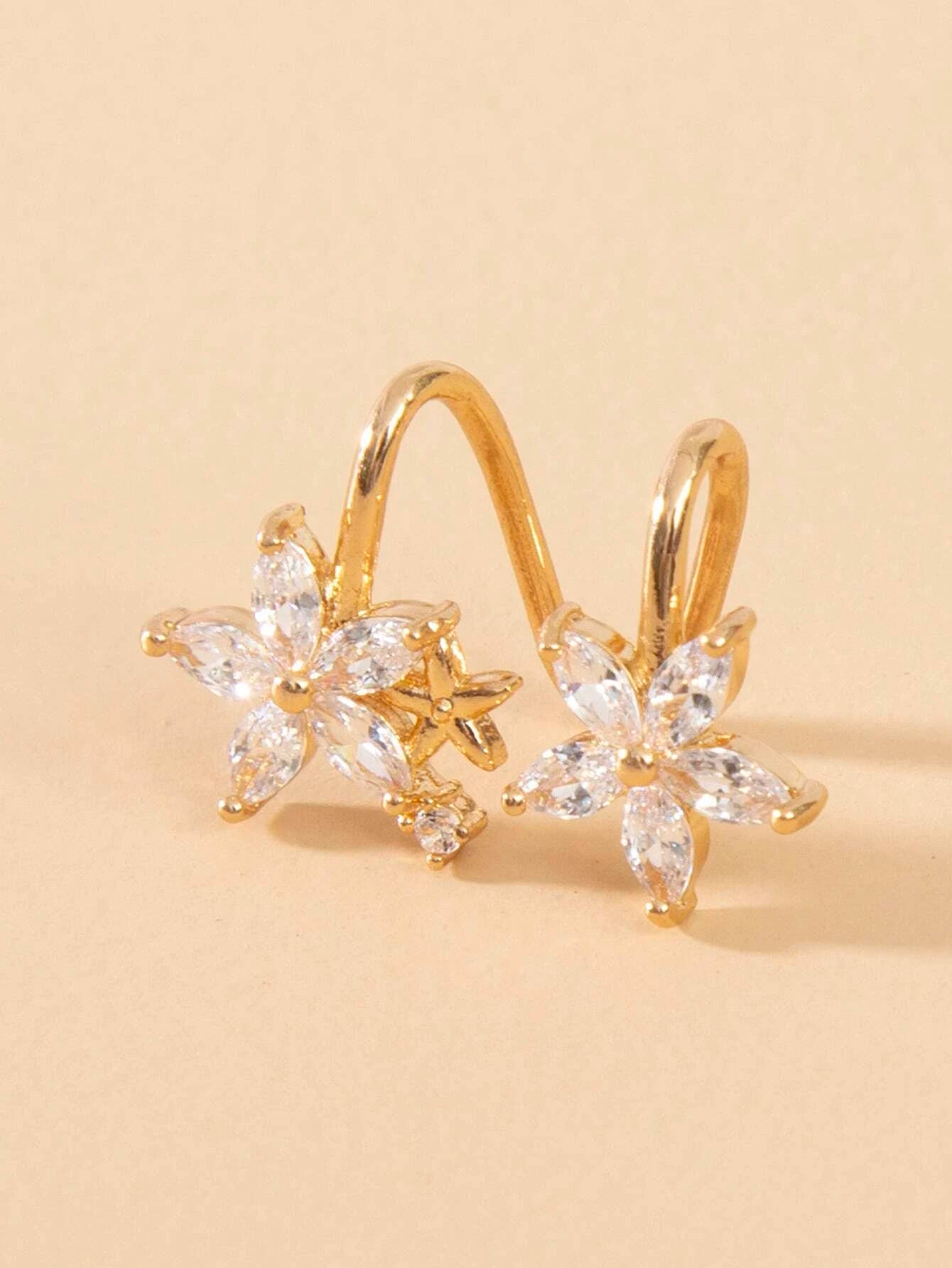 14354 1b-004 Ear Cuff floral 1 Pza