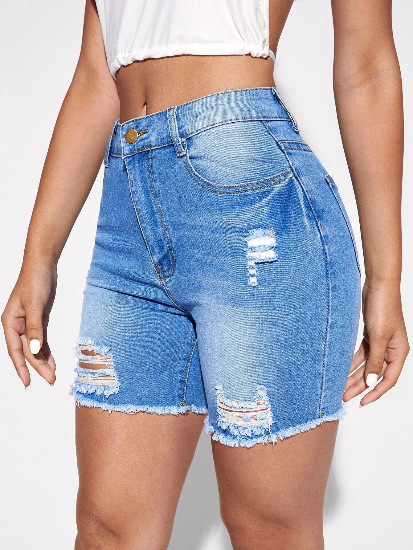 5932 Essnce Shorts mezclilla rotos bajo crudo