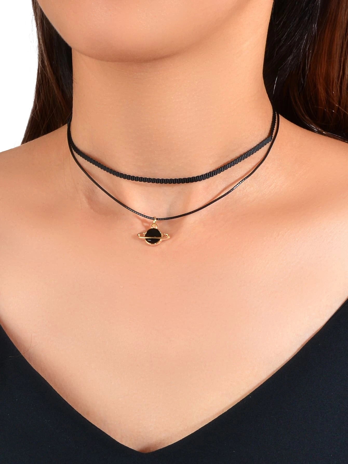 5851 Collar a capas con diseño de planeta