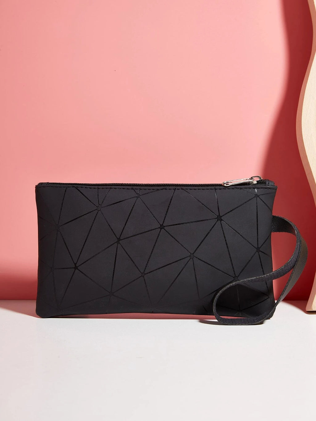14860 2b-02-17 Monedero con estampado geométrico 1 Pza