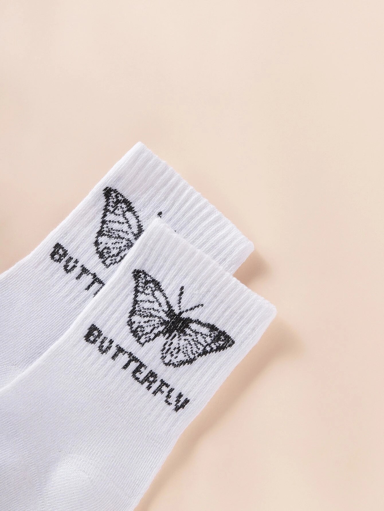 6134 a05-03 Set 6 pares Calcetines de tripulación con patrón de mariposa