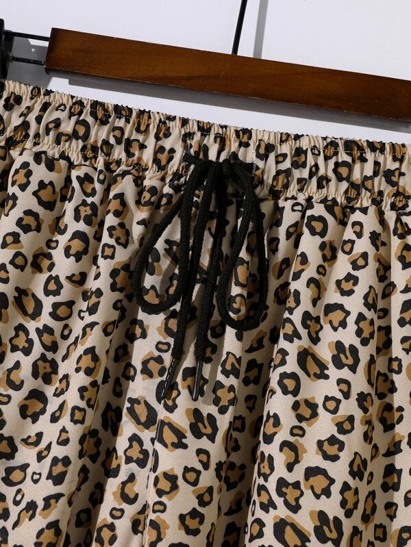 6181 a02-10 Manfinity LEGND Hombres Camisa al azar con estampado de leopardo & Shorts sin camiseta