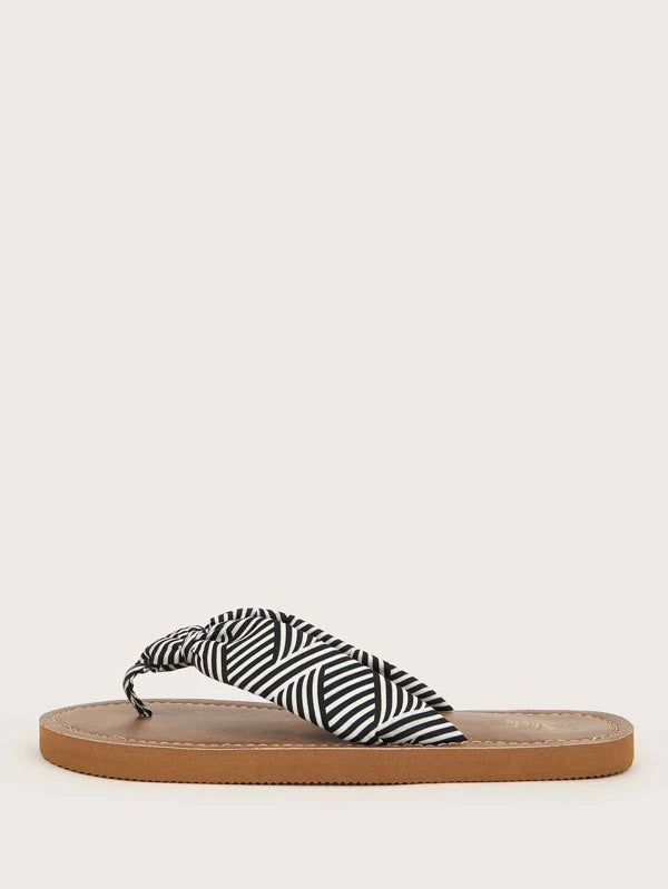 7875 a11-03 Chanclas con estampado de rayas