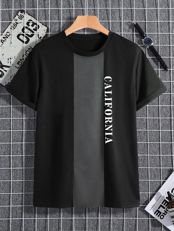 7788 a08-07 Camiseta con estampado de letra panel en contraste