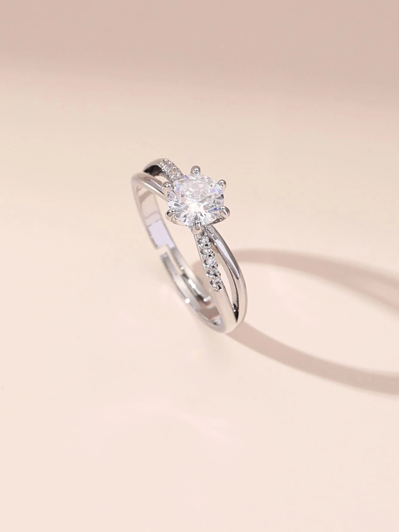 7340 b03-12 Anillo con diseño de diamante de imitación