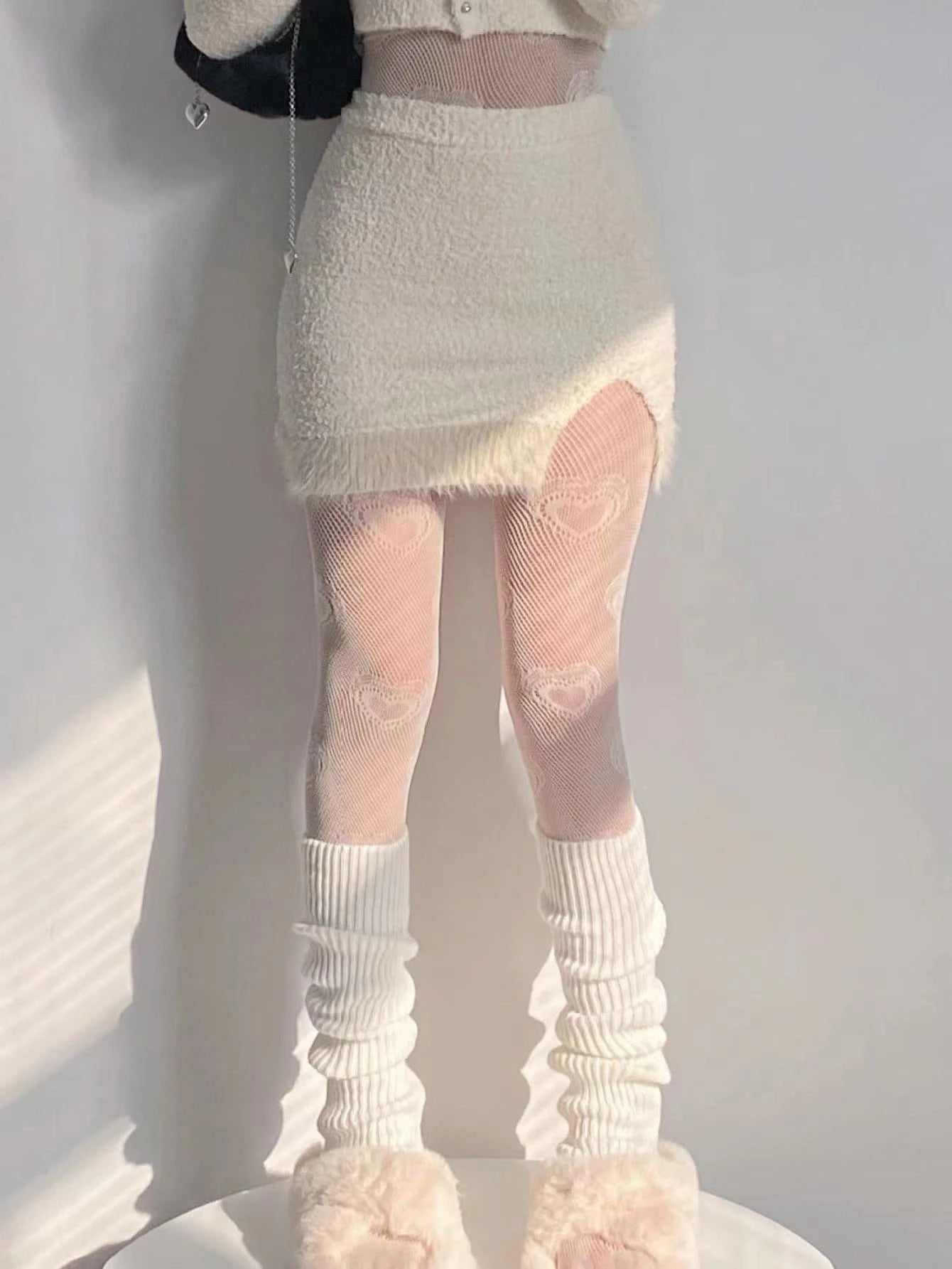 7252 2a-02-12 Pantimedias de malla ajustadas con patrón de corazón de moda blanco para mujer