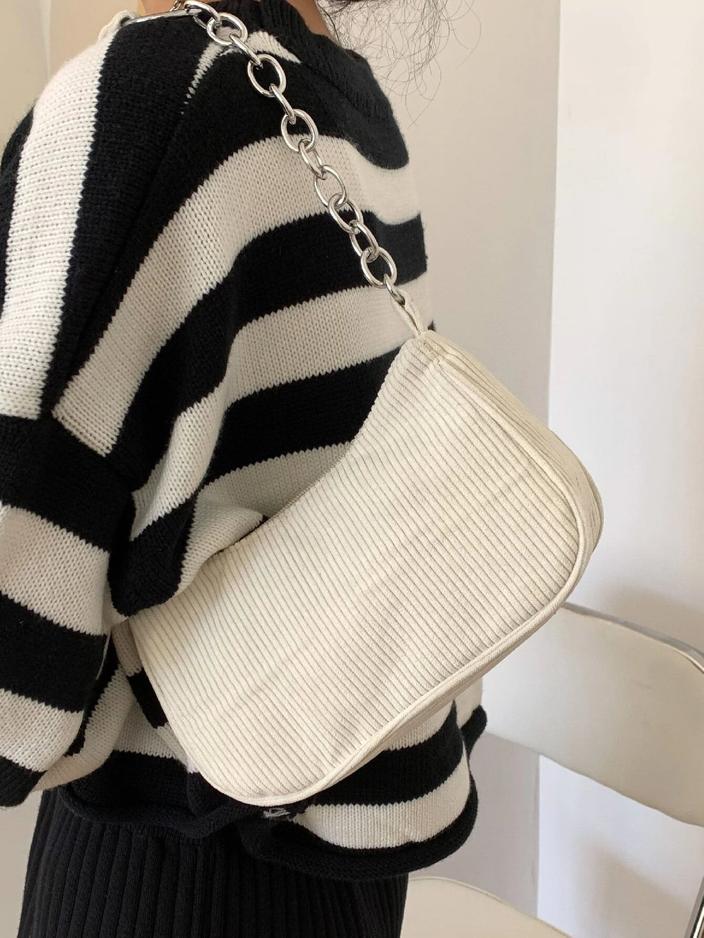 14606 1c-01-03 Bolso baguette 1 Pza