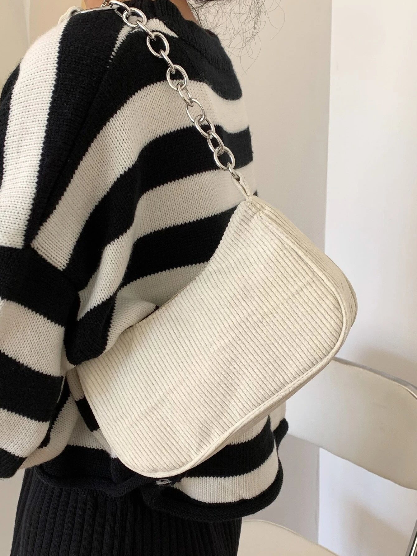 14606 1c-01-03 Bolso baguette 1 Pza