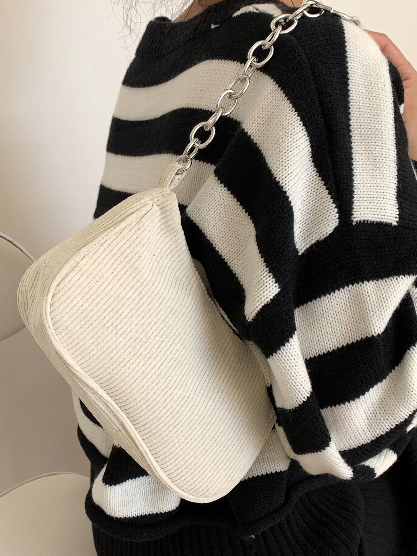 14606 1c-01-03 Bolso baguette 1 Pza