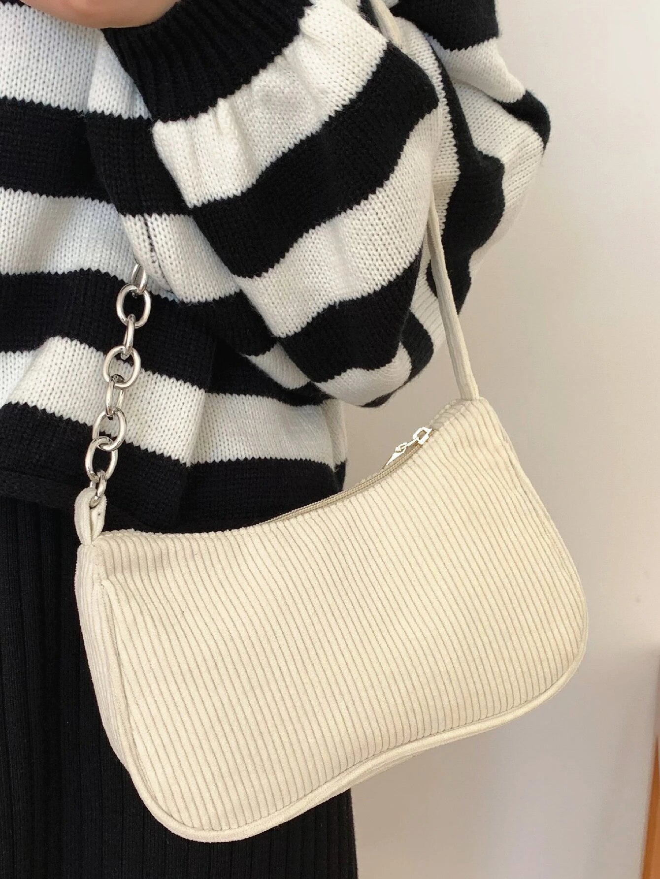 14606 1c-01-03 Bolso baguette 1 Pza
