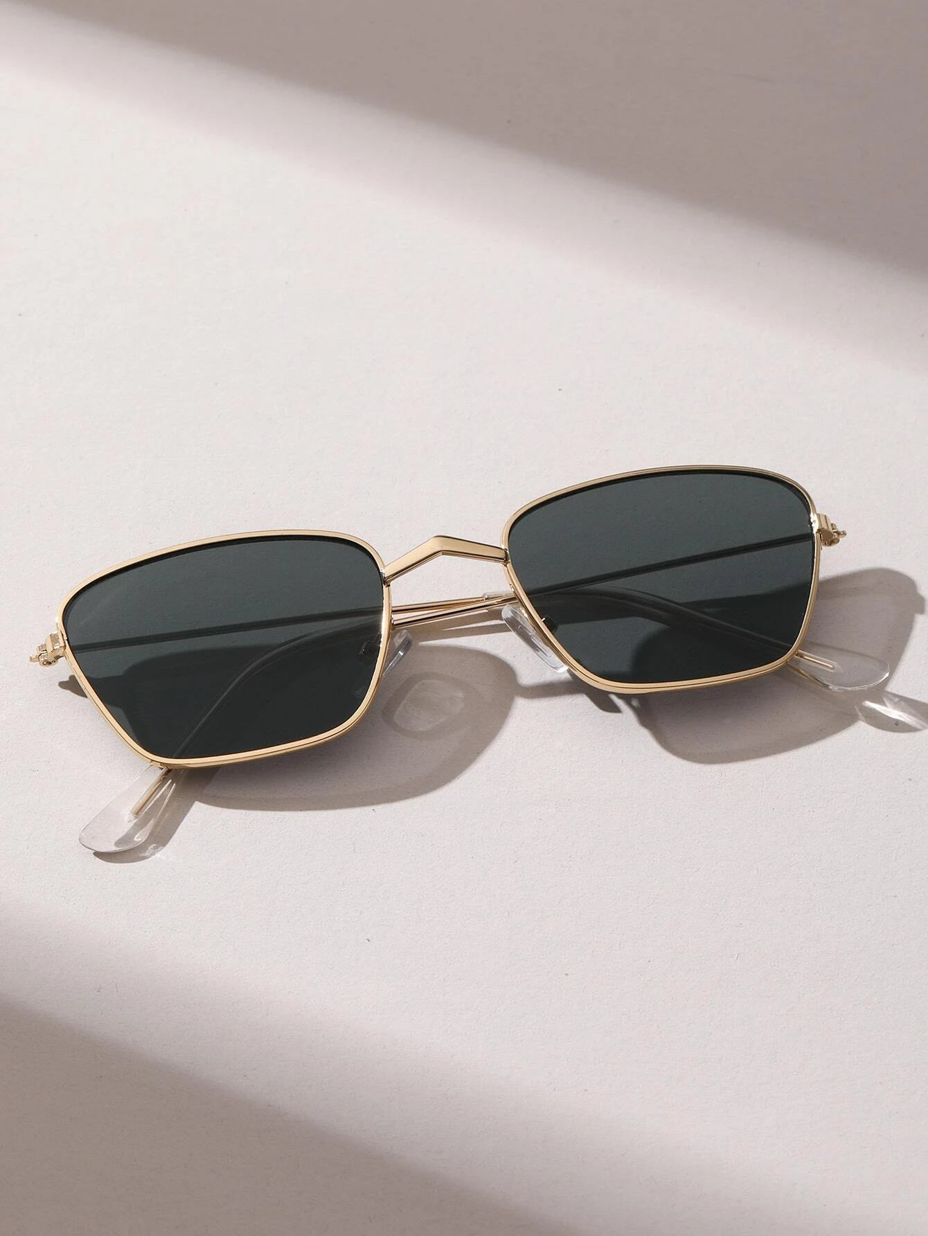 5934 1b-04-15 Un par Gafas de moda montura metálica