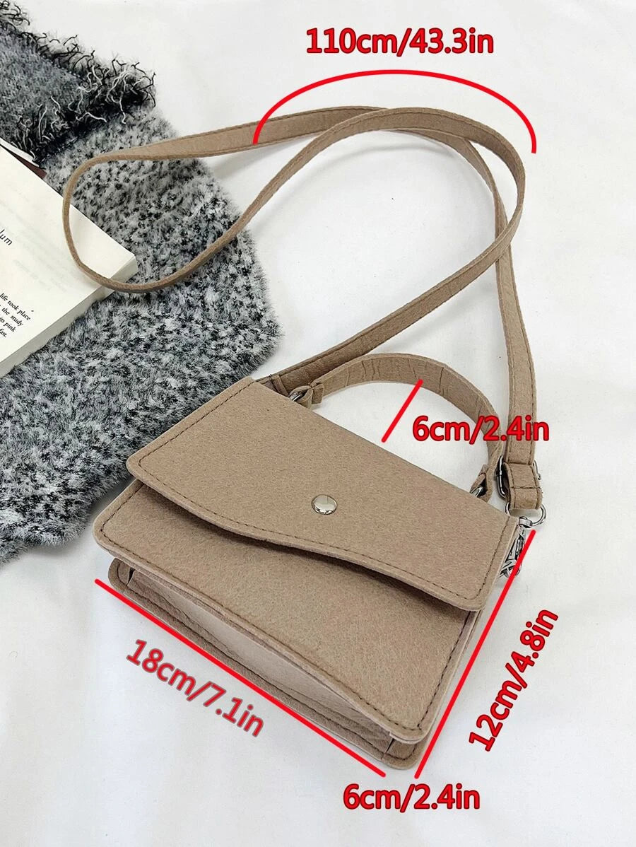 14911 1t-002 Bolsa cuadrada mini con solapa fieltro