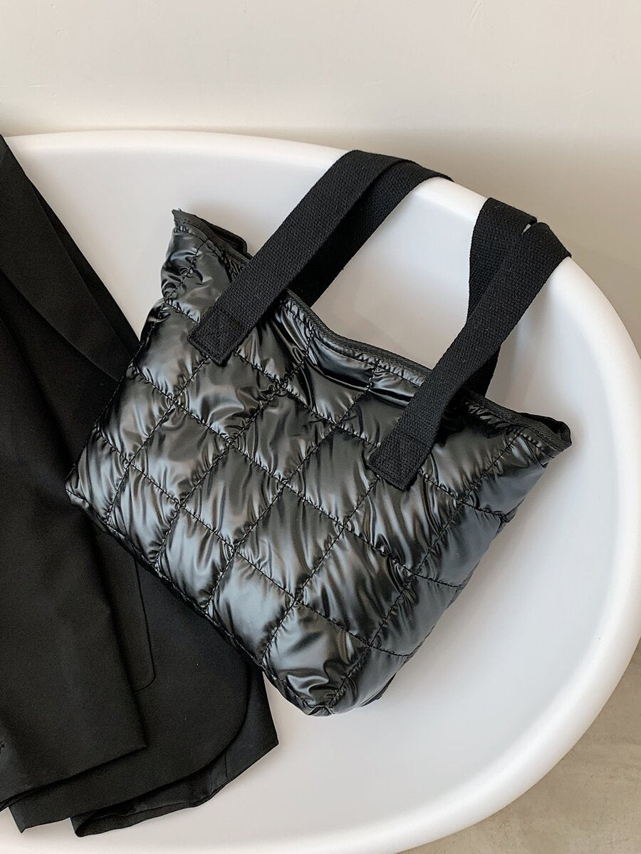 14682 1t-010 Bolso tote ligero para el hombro con detalles acolchados