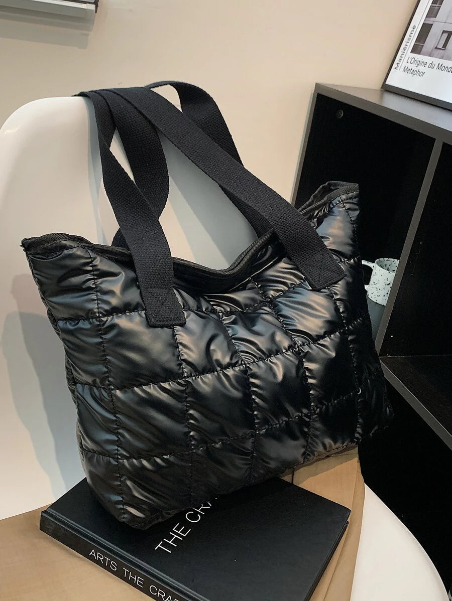 14682 1t-010 Bolso tote ligero para el hombro con detalles acolchados