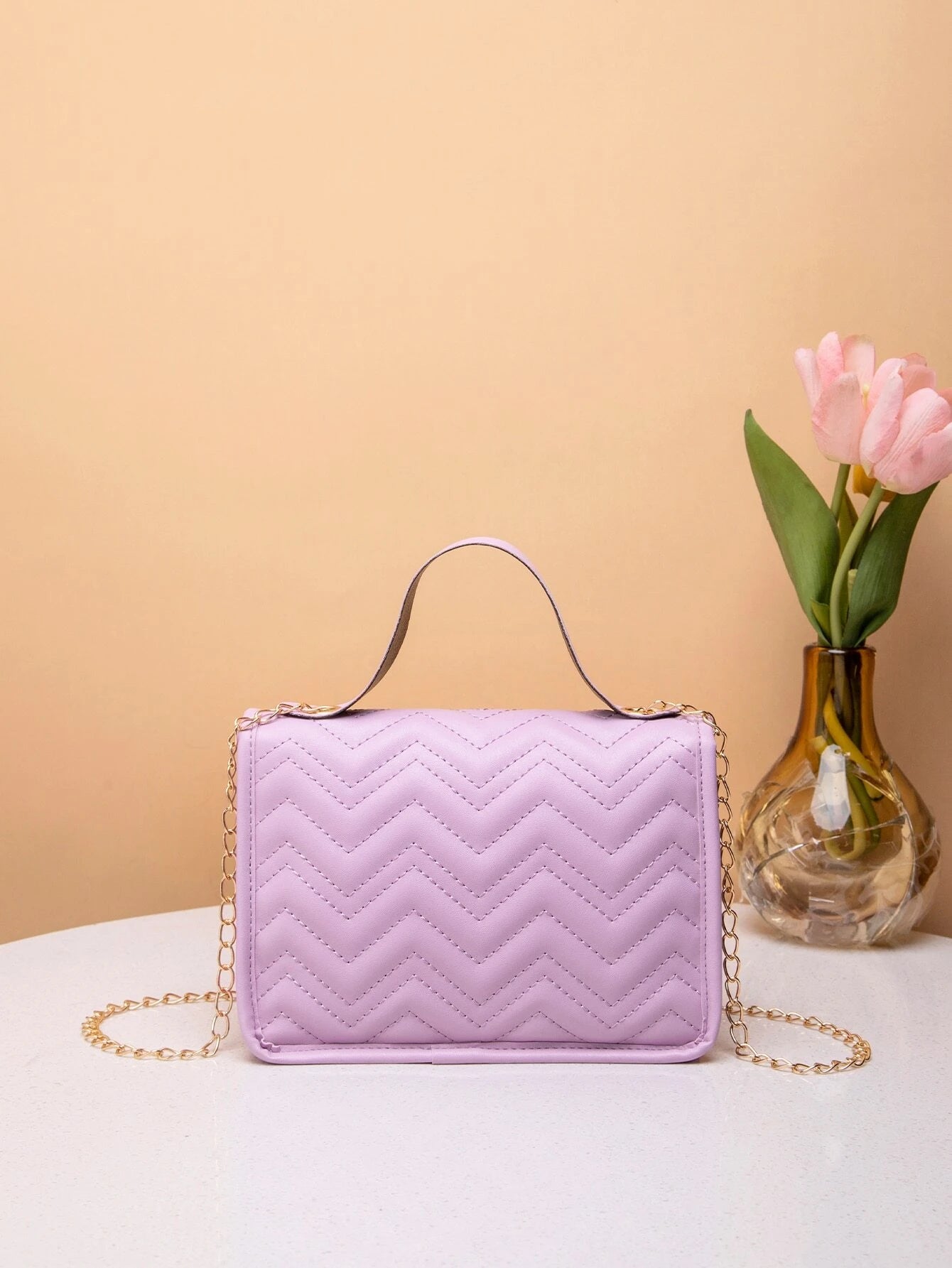 5967 a11-01 Bolsa cuadrada mini de cheurón con solapa con cadena