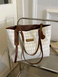8924 1t-002 Bolso tote de hombro con diseño de parche de letra