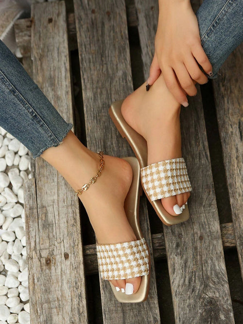 10215 1c-015 Sandalias planas con patrón de cuadros de moda exterior de tela