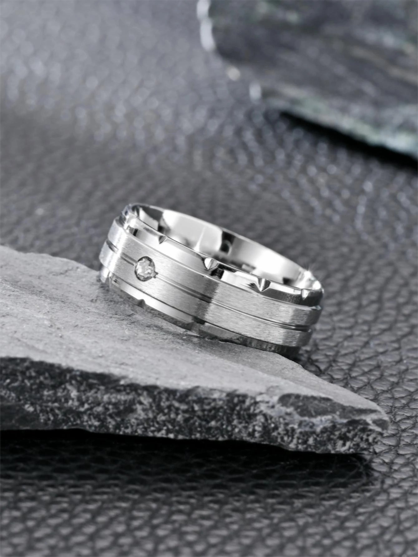 7355 b03-12 Una pieza Anillo de hombre de acero titanio de moda y calidad