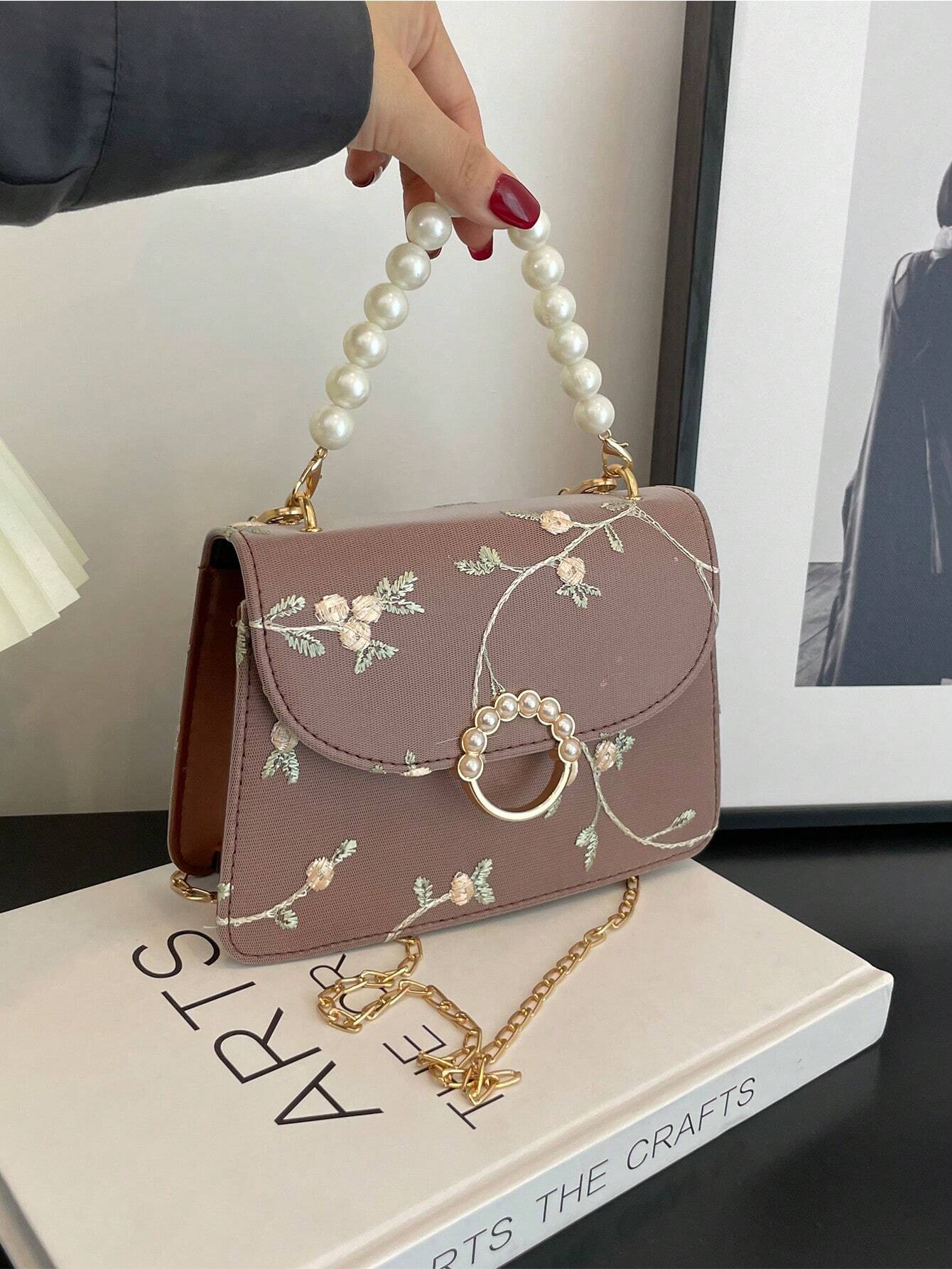 8465 1c-018 Bolsa mini con diseño de perla artificial de moda y bordado de flor
