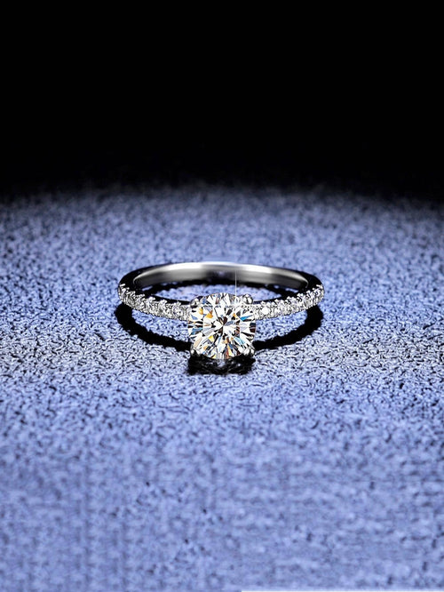 10588 1b-074 Un anillo de decoración de circonita cúbica