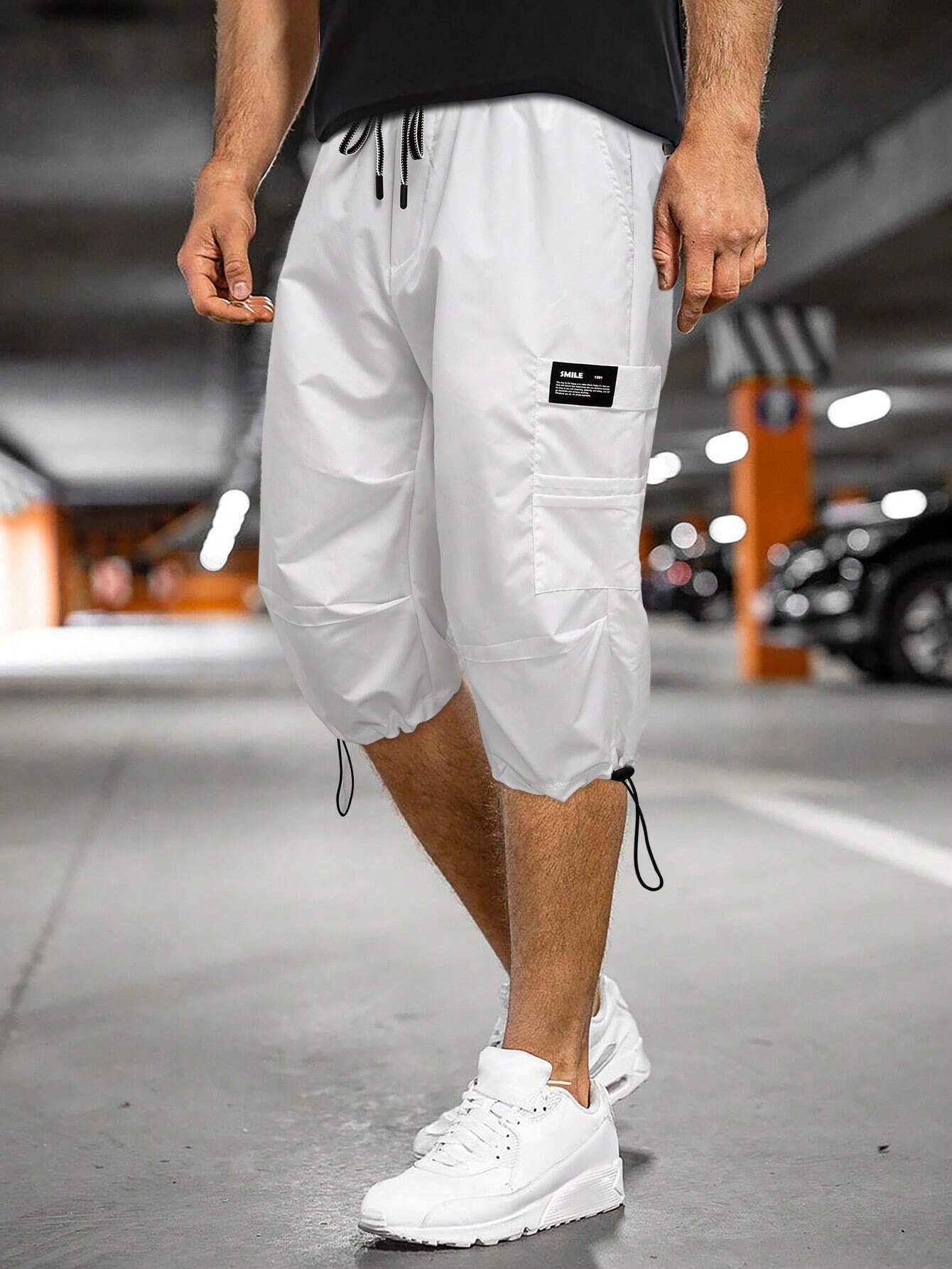 6551 1t-012 Hombres Pantalones capris con diseño de parche de letra bajo con cordón