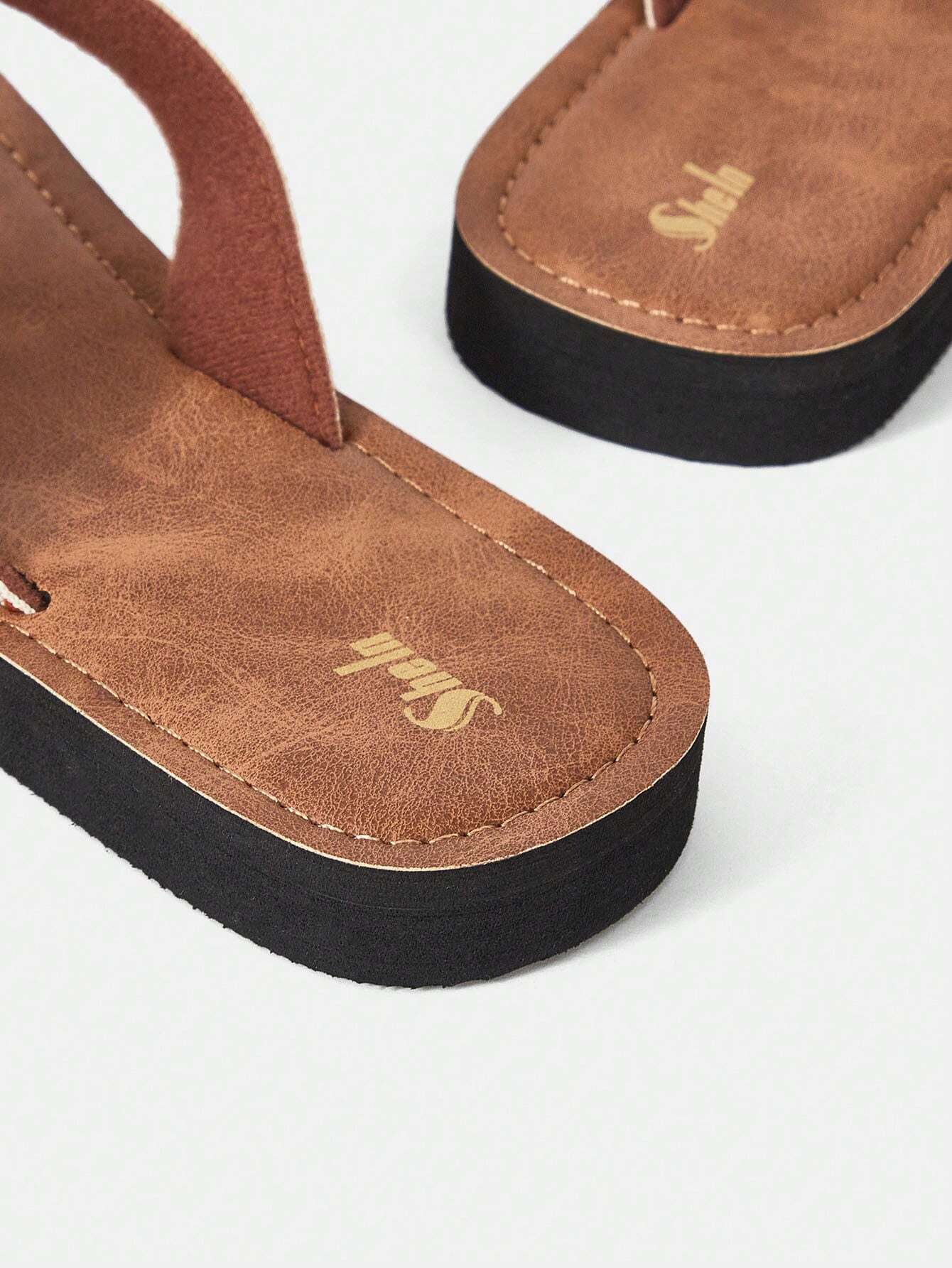 7876 a11-03 Chanclas para con diseño bordado de dedo diseño Zapatillas