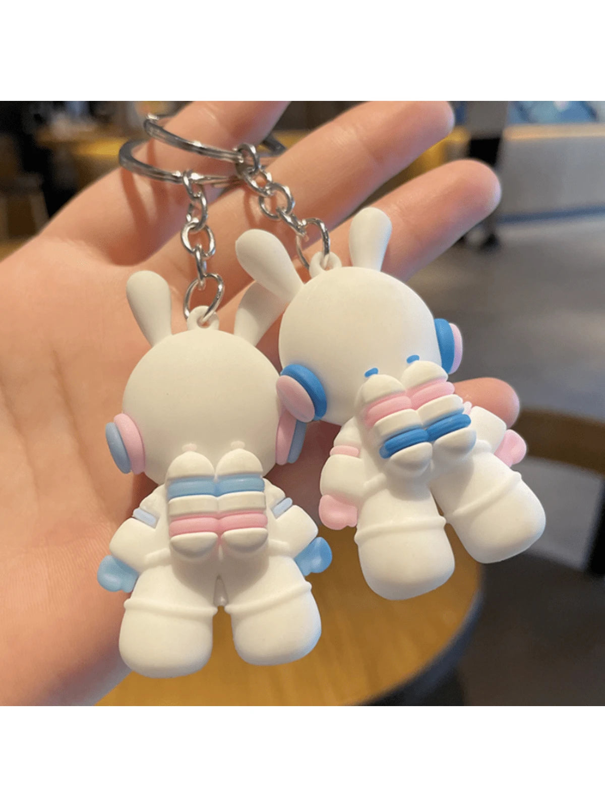 7283 1b-01-15 Dos piezas Llavero de moda Kawaii Conejo Astronauta