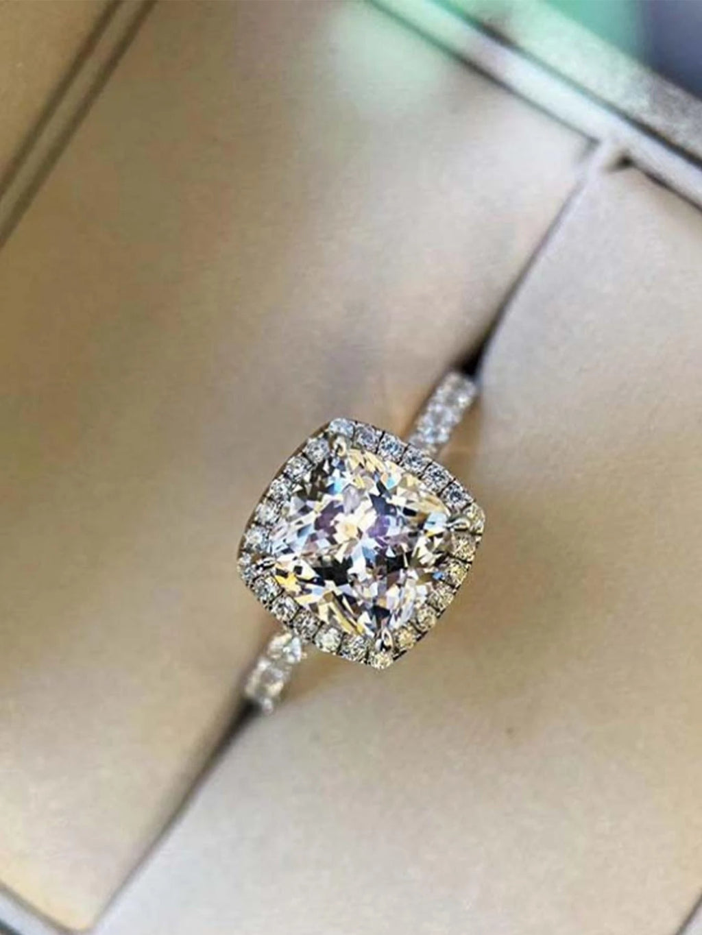 10597 1b-074 Anillo con diseño de diamante de imitación