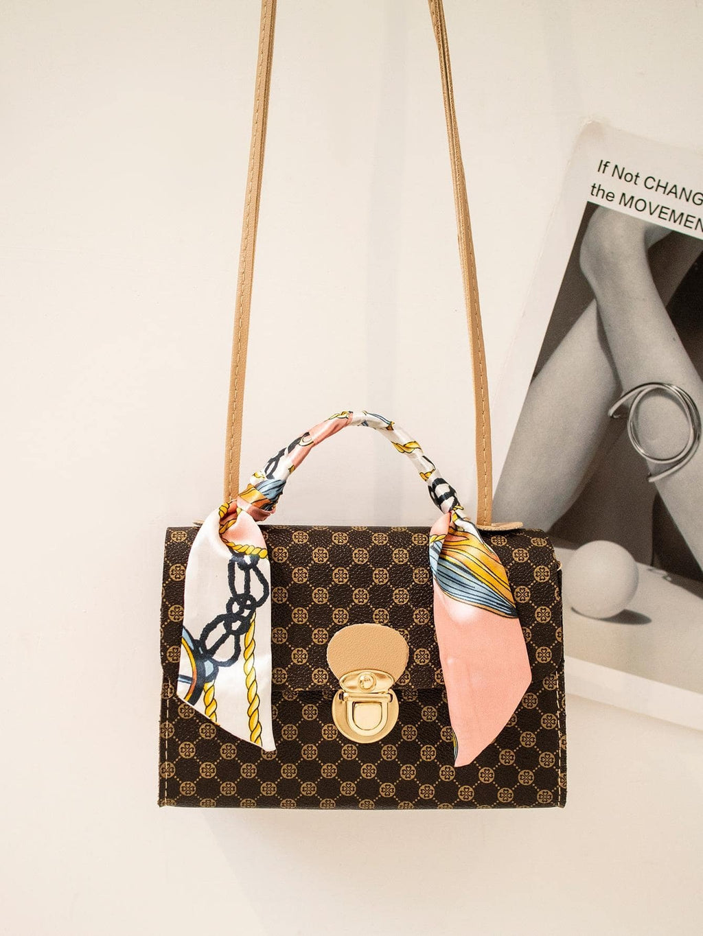 14917 1c-02-09 Mini bolso cuadrado con patrón geométrico