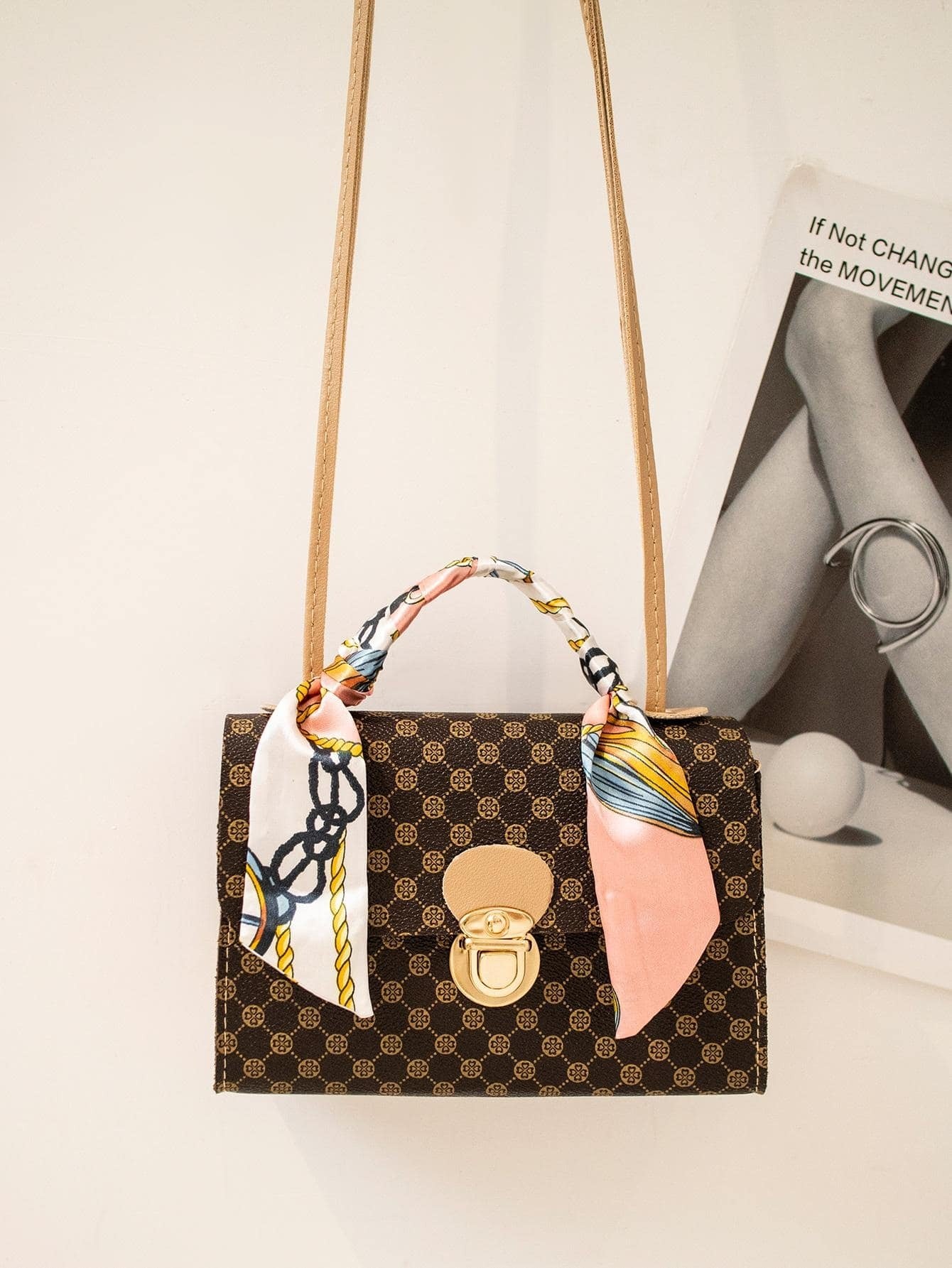 14917 1c-02-09 Mini bolso cuadrado con patrón geométrico