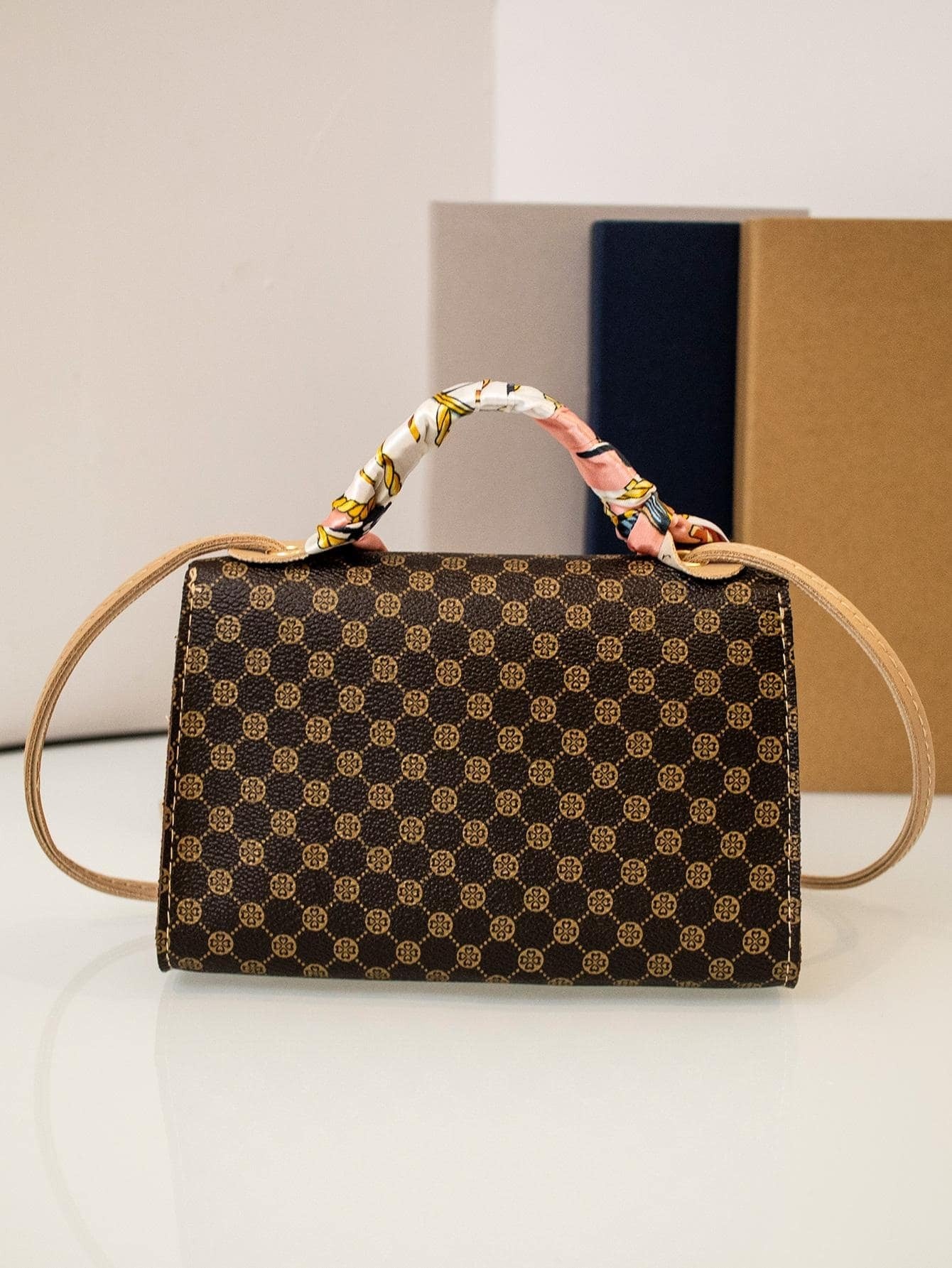 14917 1c-02-09 Mini bolso cuadrado con patrón geométrico