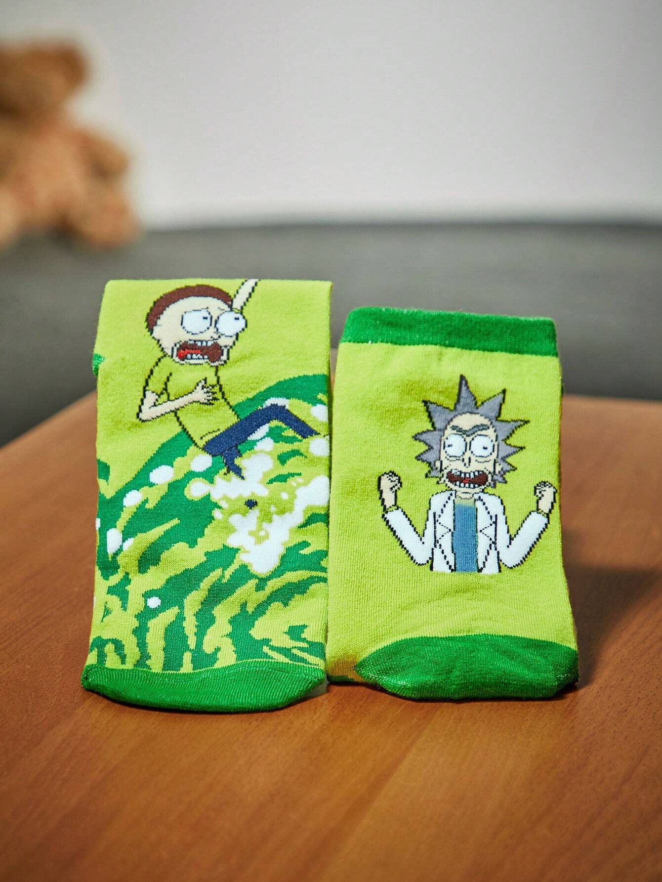 5723 Rick and Morty | ROMWE Mujer 1 par Calcetines de tripulación con estampado de dibujos animados
