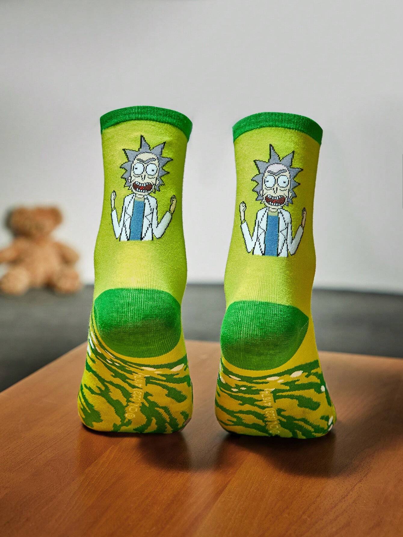 5723 Rick and Morty | ROMWE Mujer 1 par Calcetines de tripulación con estampado de dibujos animados