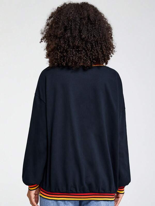 7433 1t-007 Polera con estampado de dibujos animados ribete de rayas de hombros caídos