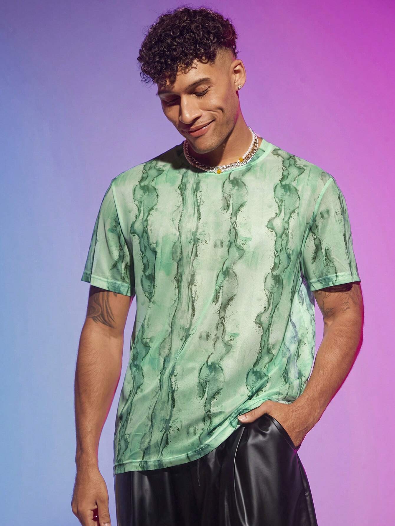 5241 a02-07 Manfinity Fever City Hombres Camiseta con estampado de mármol