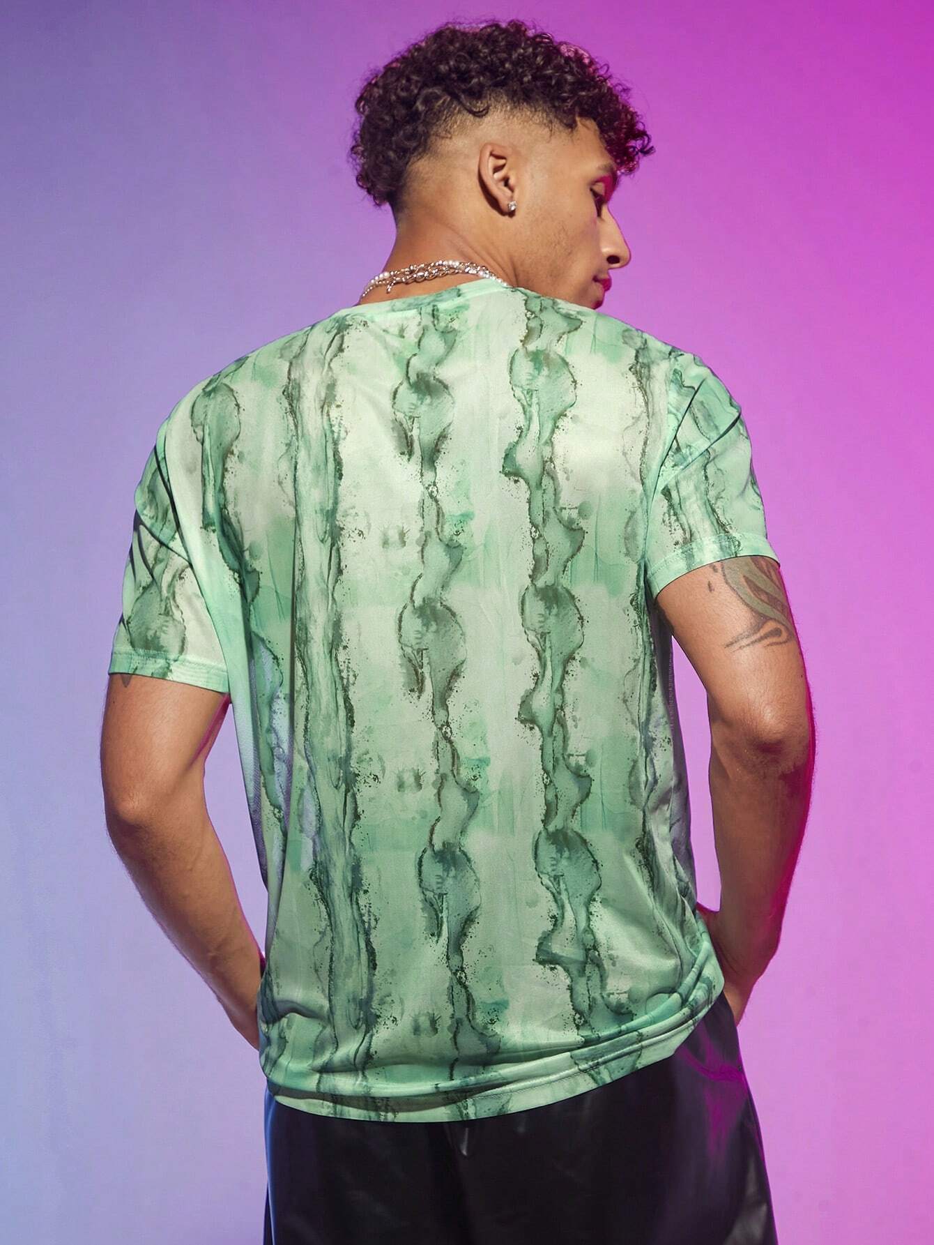 5241 a02-07 Manfinity Fever City Hombres Camiseta con estampado de mármol