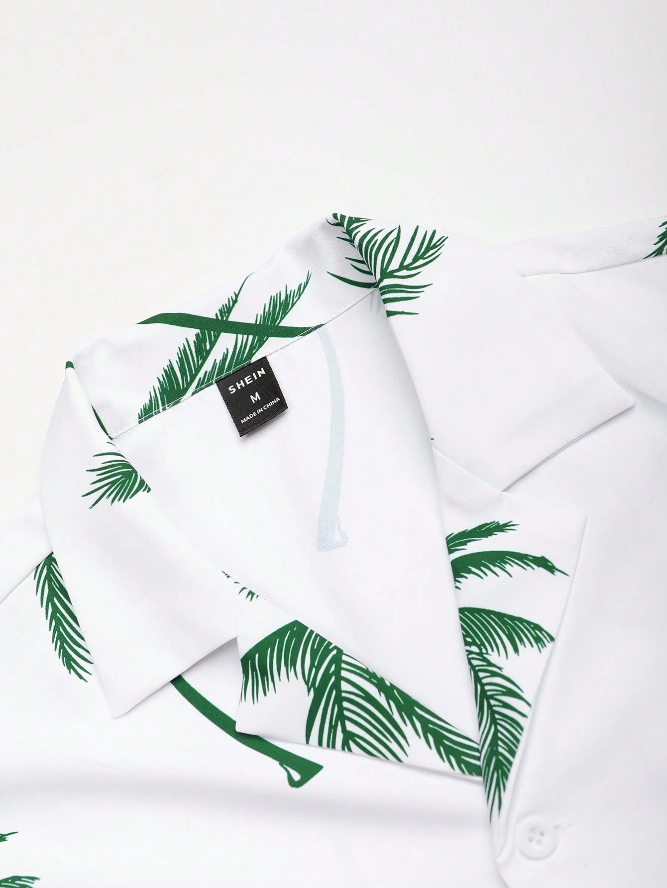 6020 a01-04 Manfinity Camisa con estampado de árbol de coco & Shorts