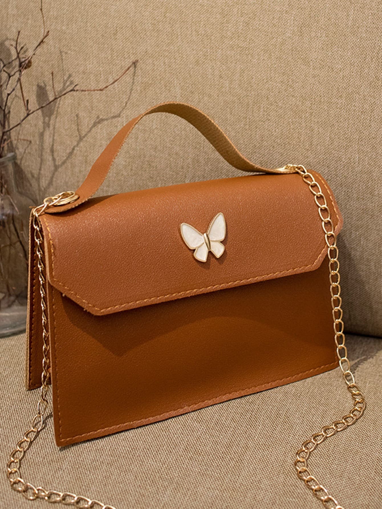 7542 1c-01-10 Bolso De Hombro Cuadrado Pequeño De La Decoración De Mariposas De Metal Moderno Y A La Moda Para Mujeres Con Estilo