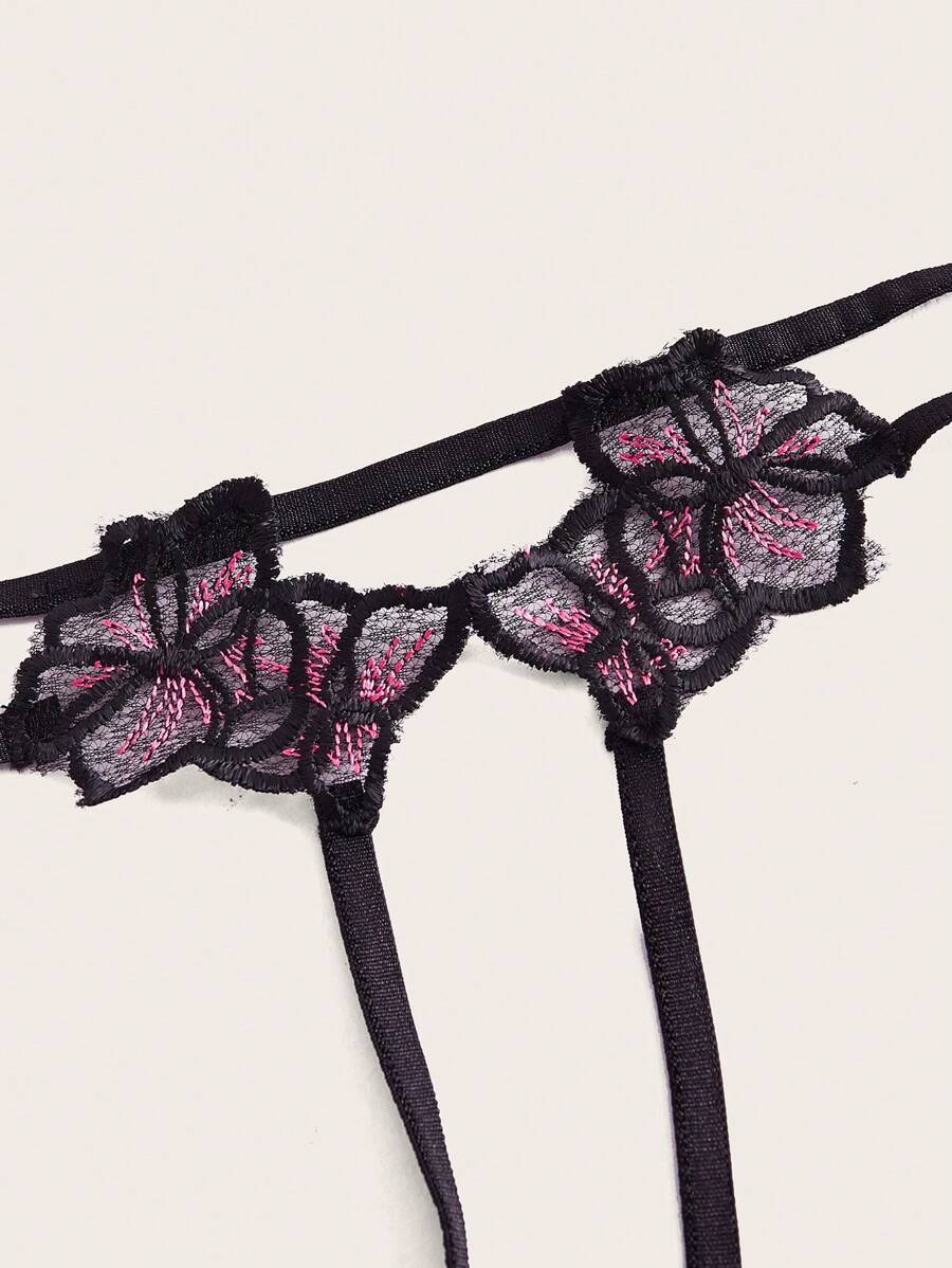 8982 ID-015 Set de lencería aplique floral con abertura