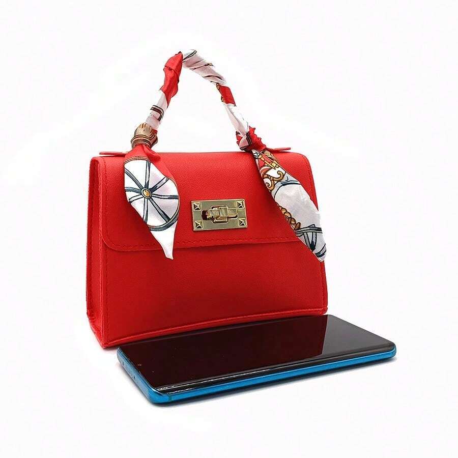 7541 a11-01 Cartera De Solapa Fashion Con Decoración De Mini Bufanda Roja Y Correa De Cadena Metálica