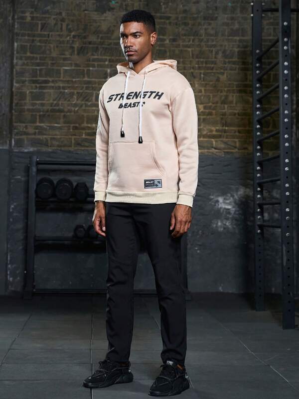 7985 1t-006 Capucha con estampado de letra con diseño de parche con bolsillo de canguro con cordón