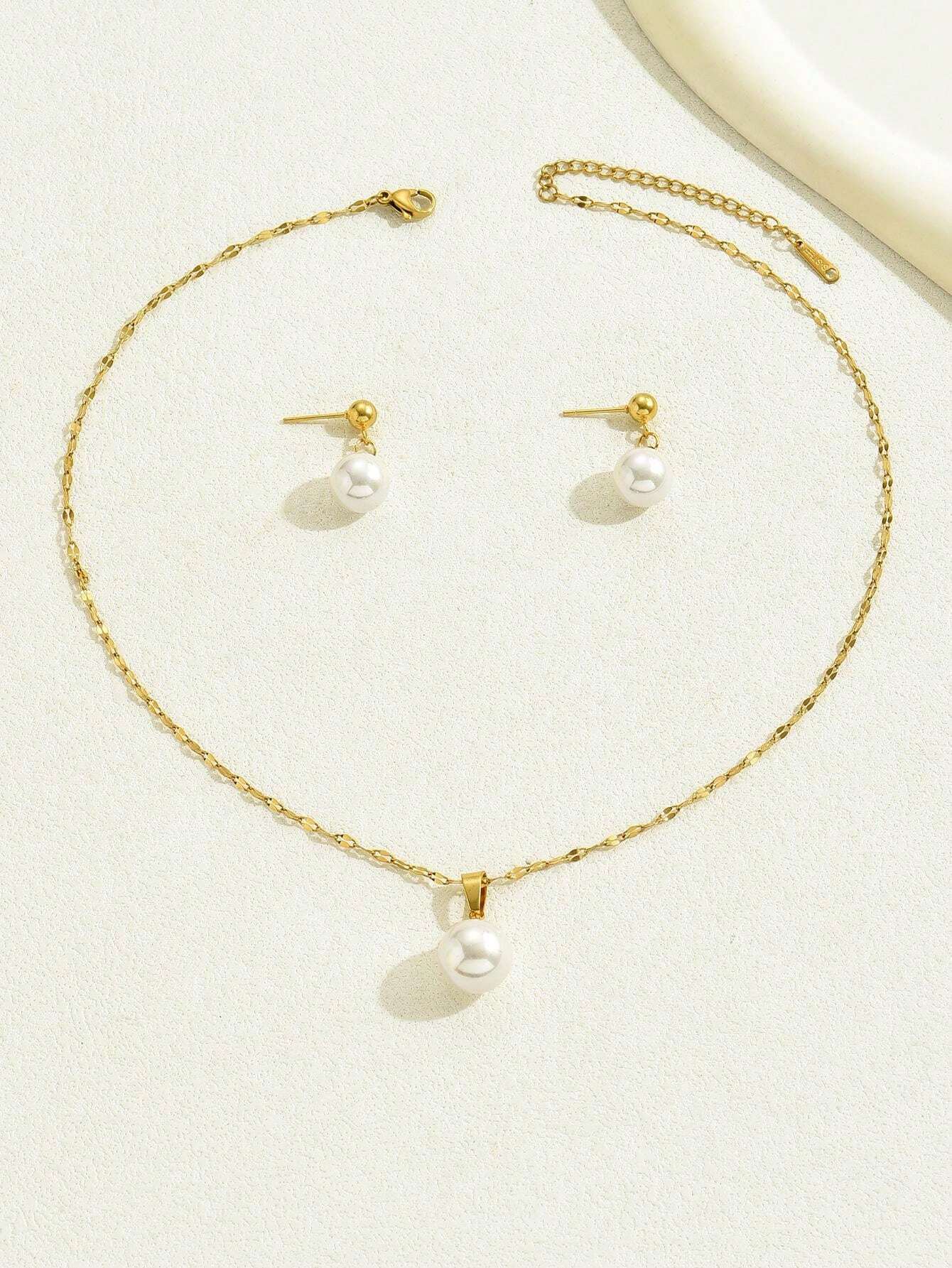 10041 1b-076 Set tres pizas Collar Y Aretes Con Perlas Sintéticas