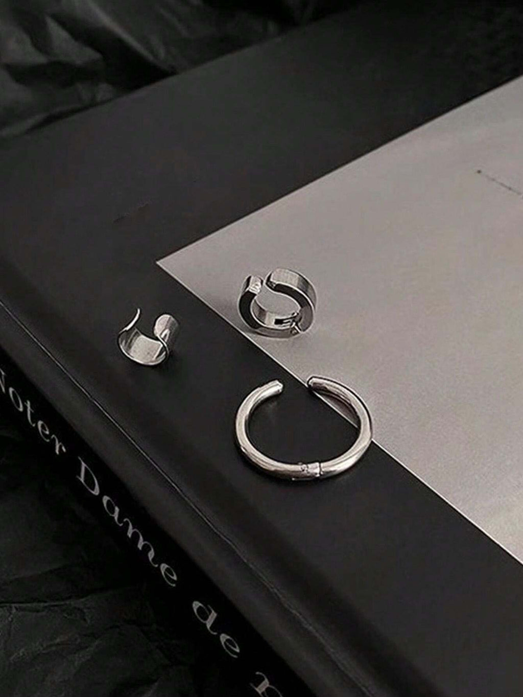 7850 1b-073 Conjunto De 3 Pendientes De Clip De Acero De Titanio Minimalista Y Moderno