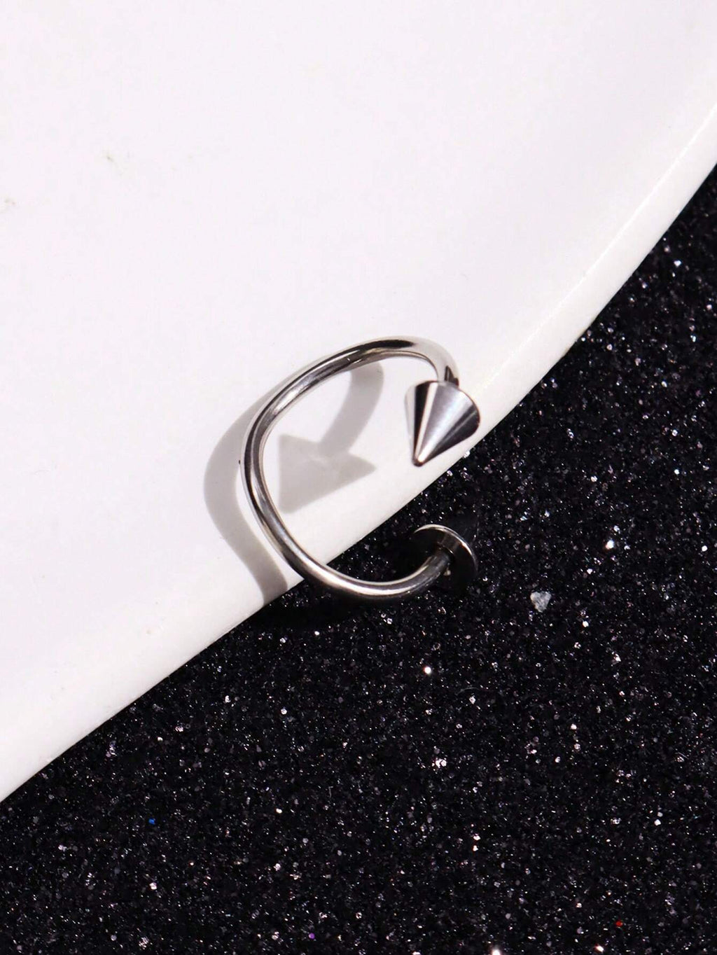 5885 1b-070 Anillo De Labios Creativo En Forma De Cono De Acero Inoxidable Plateado