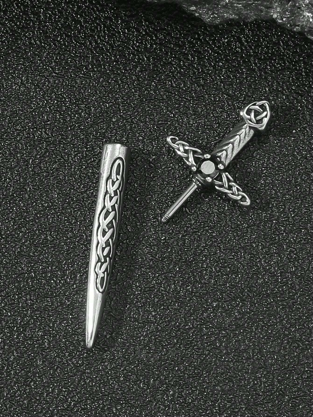 11346 B03-13 1 pieza de hombres personalidad en forma de espada de acero inoxidable espiral Arete