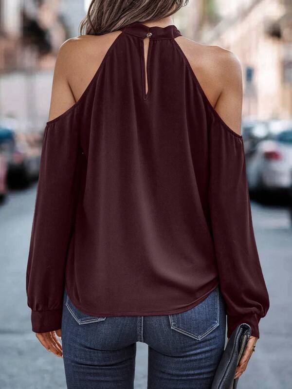 7245 1t-007 Blusa unicolor de hombros descubiertos con abertura delantera