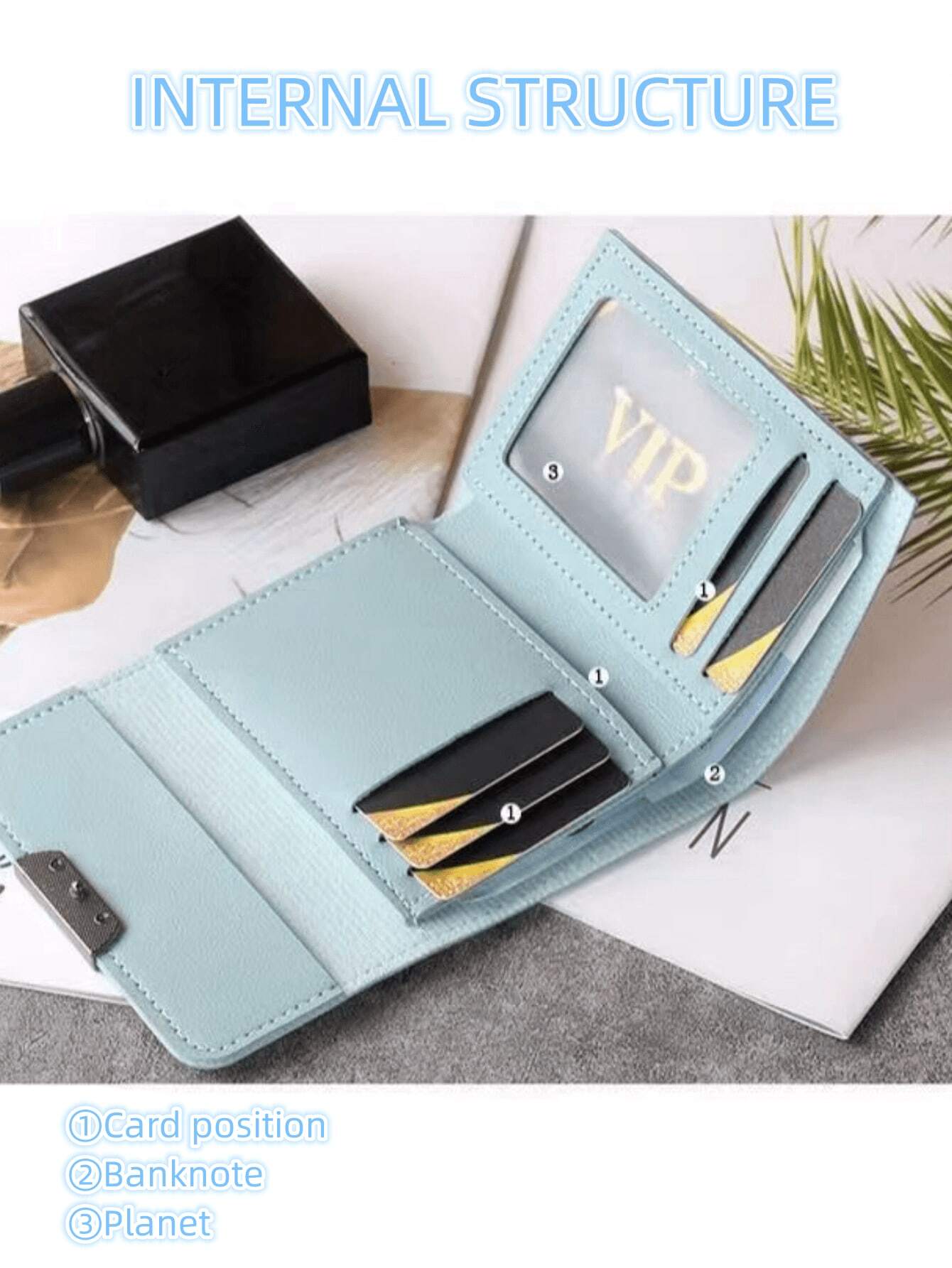 9696 1t-002 Un Monedero Corto Portátil De Pu De Tres Pliegues En Azul Cielo Y Blanco Con Hebilla