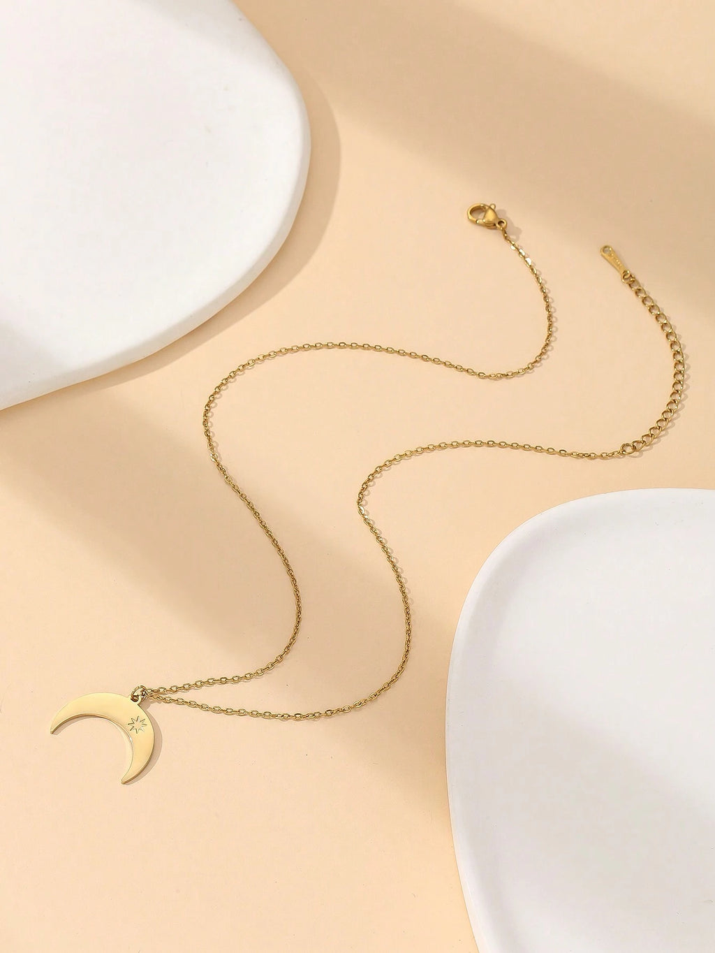 5893 1b-05-13 Collar Con Colgante De Luna Simple Y Moderno De 18 Quilates Para Mujer