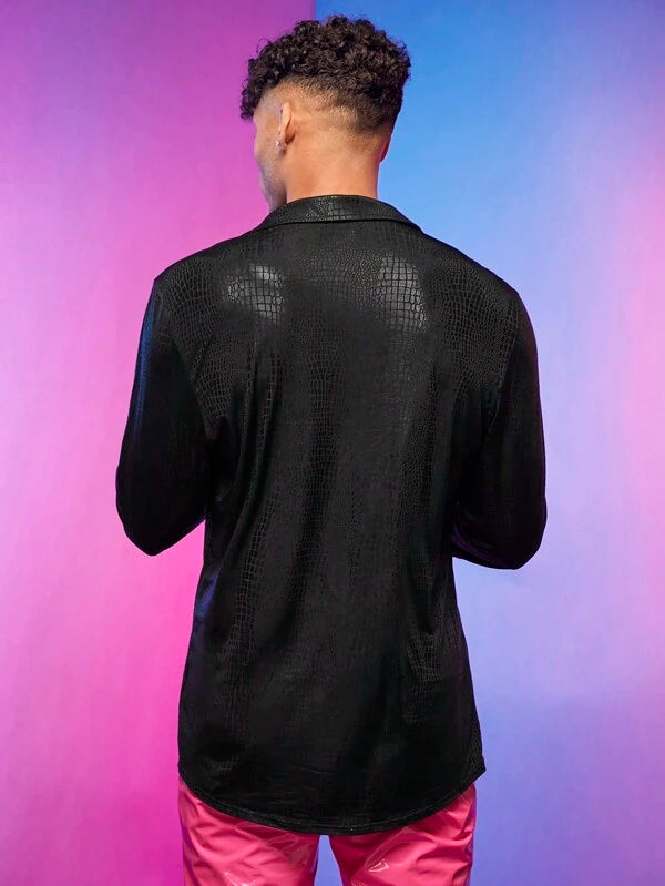 7756 a08-06 Camisa con cocodrilo en relieve con botón delantero